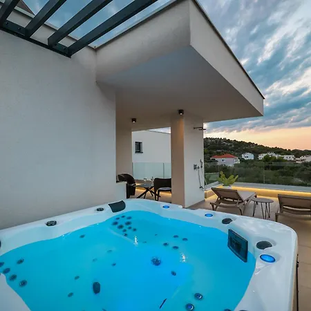 Fortunal Villa *